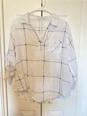 Eden & Olivia White Windowpane V-shirt with black stripes  
100% cotton